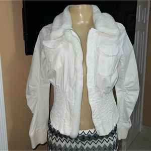 💝🩷💝 White Cream- Jacket (junior)